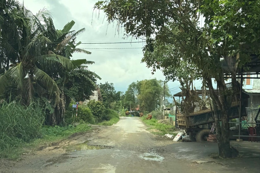 Sớm nâng cấp tuyến ĐH09.QS qua xã Quế Sơn