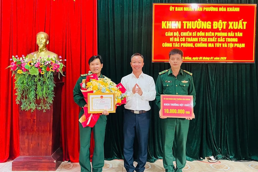 Khen thưởng Đồn Biên phòng Hải Vân trong phòng, chống ma túy và tội phạm