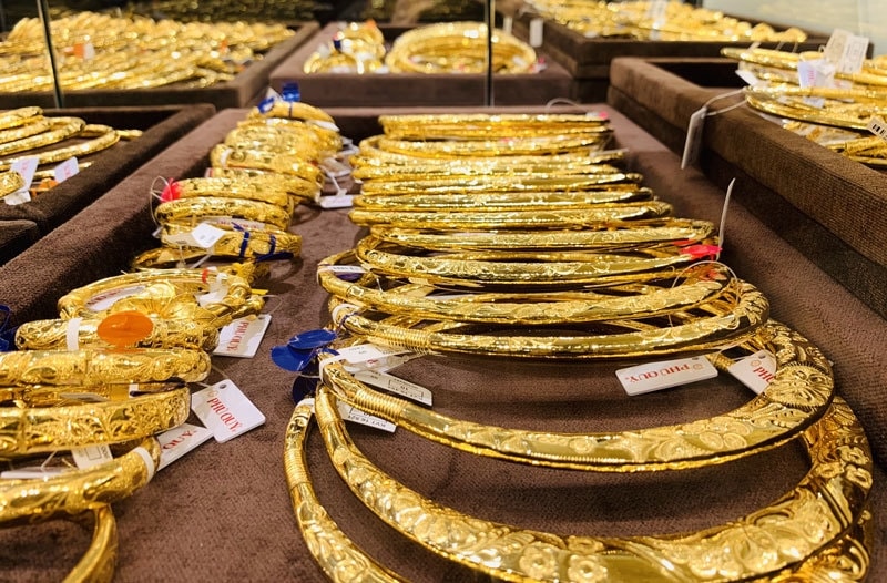 Giá vàng hôm nay 7/1: Vàng nhẫn Bảo Tín Minh Châu lập đỉnh 158,5 triệu đồng/lượng