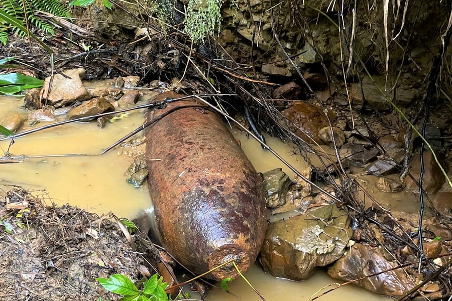 Tiêu hủy an toàn bom MK-82 sót lại sau chiến tranh tại xã Avương