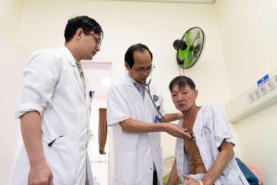 Bệnh viện Đa khoa Trung ương Quảng Nam phẫu thuật thành công ca tắc hoàn toàn động mạch chủ bụng hiếm gặp