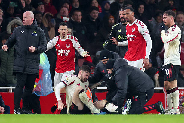 Gabriel Martinelli đối mặt án phạt nguội sau hành vi phi thể thao với Conor Bradley
