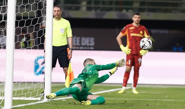Lucas Chevalier rực sáng trong loạt luân lưu giúp PSG giành Siêu cúp Pháp