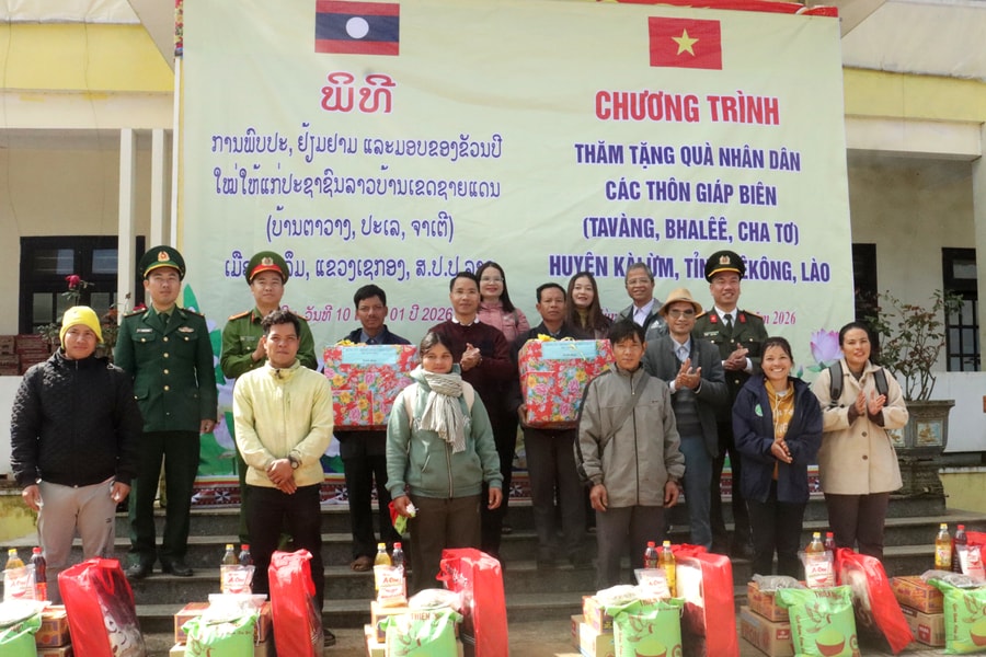 Nghĩa tình nơi biên giới