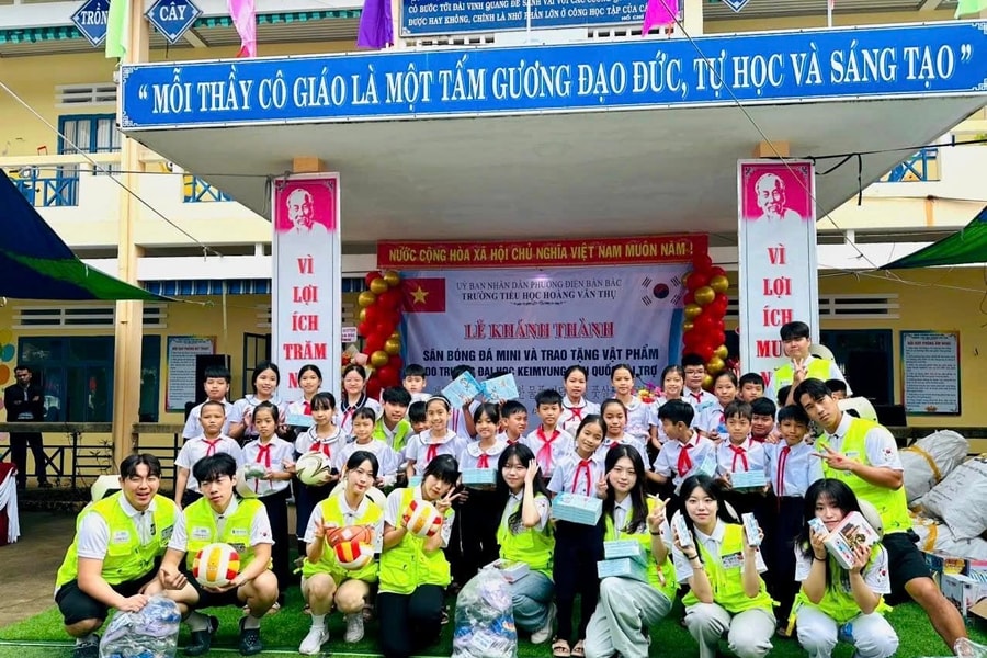 Nghĩa tình những trái tim không biên giới