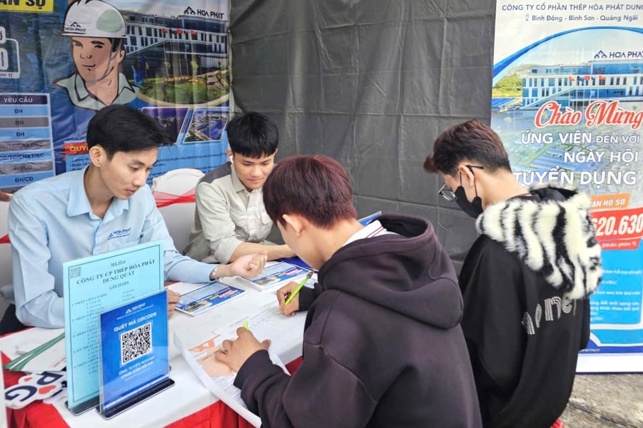 Doanh nghiệp tăng tốc tuyển dụng lao động