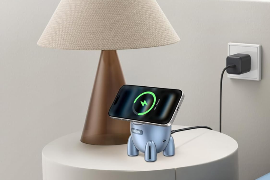 Ugreen trình làng sạc không dây hình tên lửa hỗ trợ chuẩn Qi2 25W cho iPhone 17