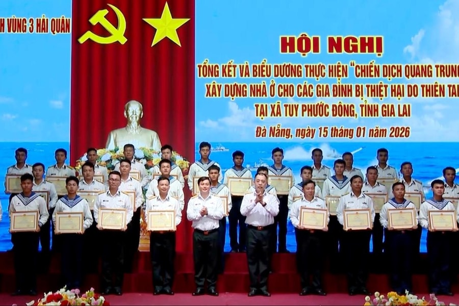 Vùng 3 Hải quân khen thưởng 8 tập thể, 48 cá nhân có thành tích tiêu biểu trong “Chiến dịch Quang Trung”