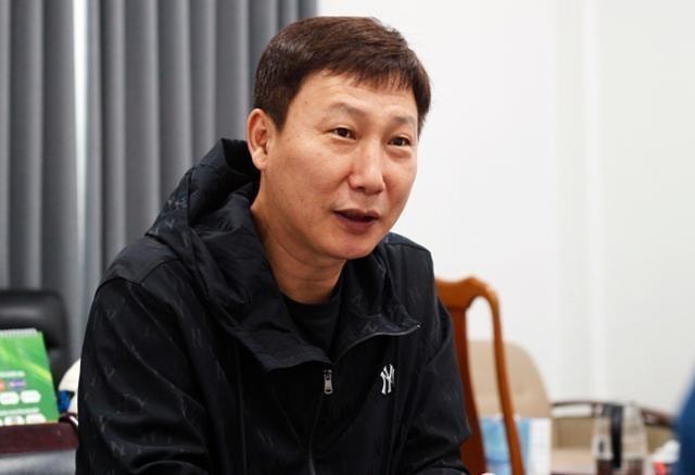HLV Kim Sang Sik đặt mục tiêu đưa bóng đá Việt Nam vươn tầm châu lục và World Cup