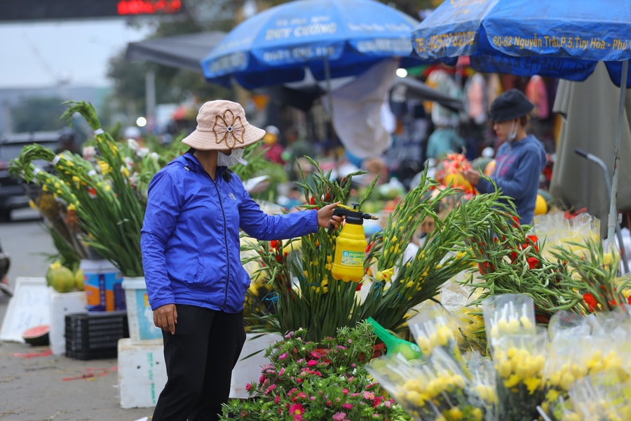 Chợ cuối năm trên đường thiên lý