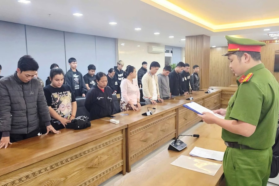 Khởi tố 35 đối tượng trong đường dây mua bán trái phép tài khoản ngân hàng