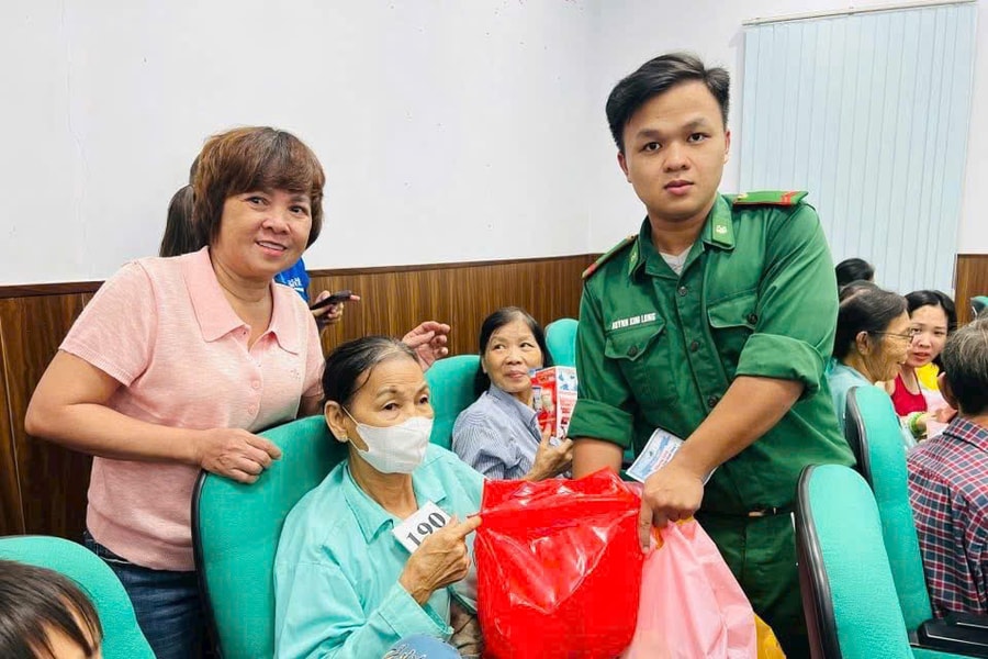 Người lính biên phòng giàu trách nhiệm với cộng đồng