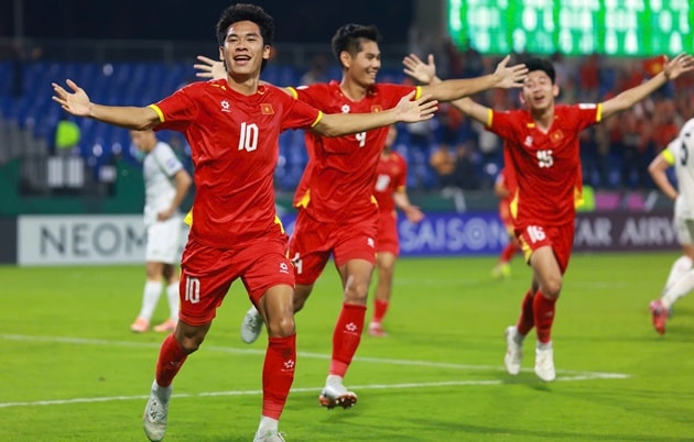Báo Trung Quốc hiến kế dùng lối đá thực dụng để đối đầu U23 Việt Nam