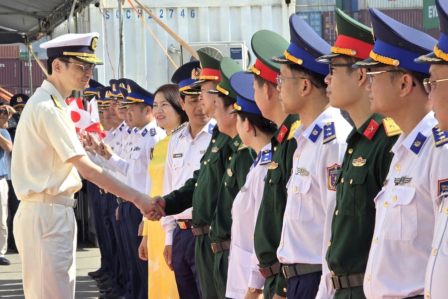 Tàu tuần tra thuộc Lực lượng bảo vệ bờ biển Nhật Bản thăm Đà Nẵng