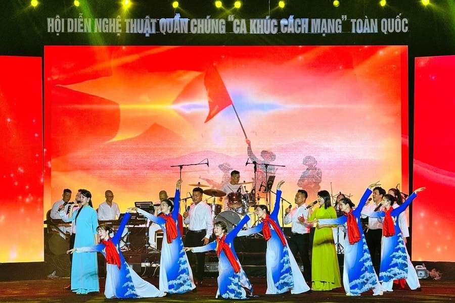Ca khúc cách mạng: Từ ký ức lịch sử đến đời sống đương đại