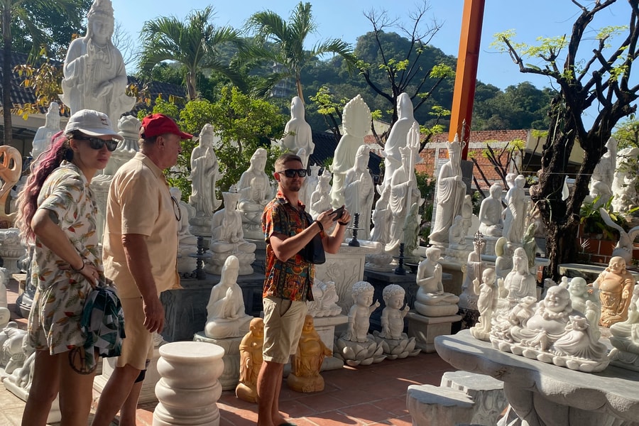 Bừng thức nghệ thuật của đá