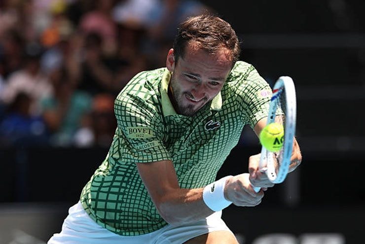 Medvedev ngược dòng bản lĩnh trước Quentin Halys tại vòng 2 Australian Open
