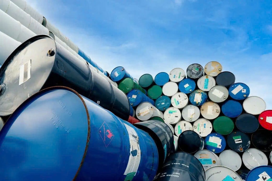 Giá dầu WTI tăng mạnh 1,72% do gián đoạn nguồn cung tại Kazakhstan