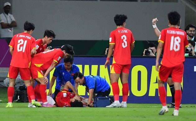 U23 Việt Nam: Hiểu Minh nghỉ hết mùa do đứt dây chằng, Bầu Đức treo thưởng 3 tỷ đồng
