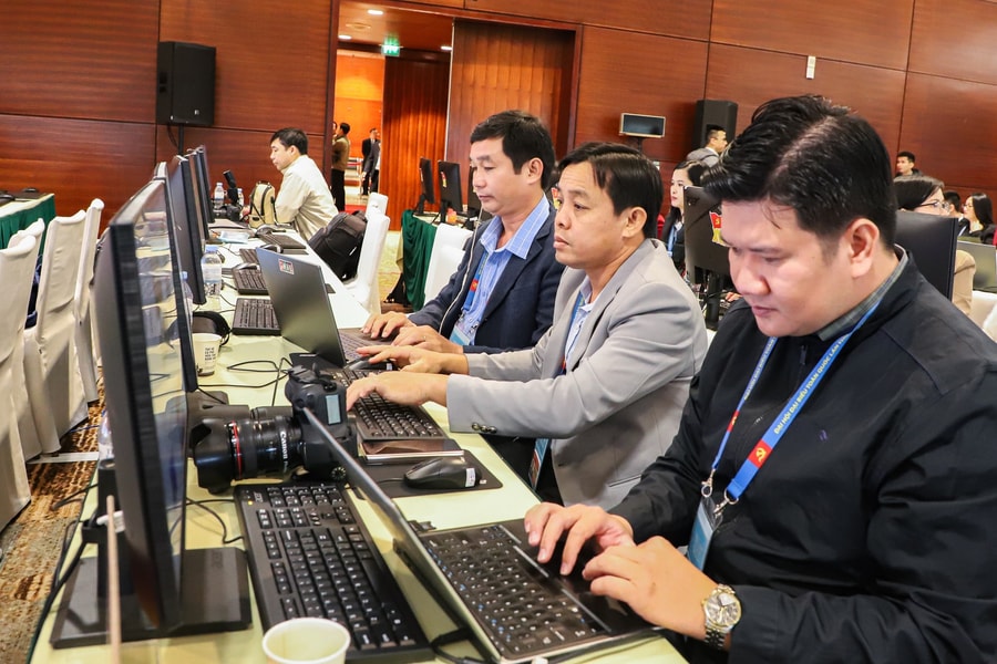 Tác nghiệp tại Đại hội XIV của Đảng: Sứ mệnh vẻ vang của những "chiến sĩ" thông tin