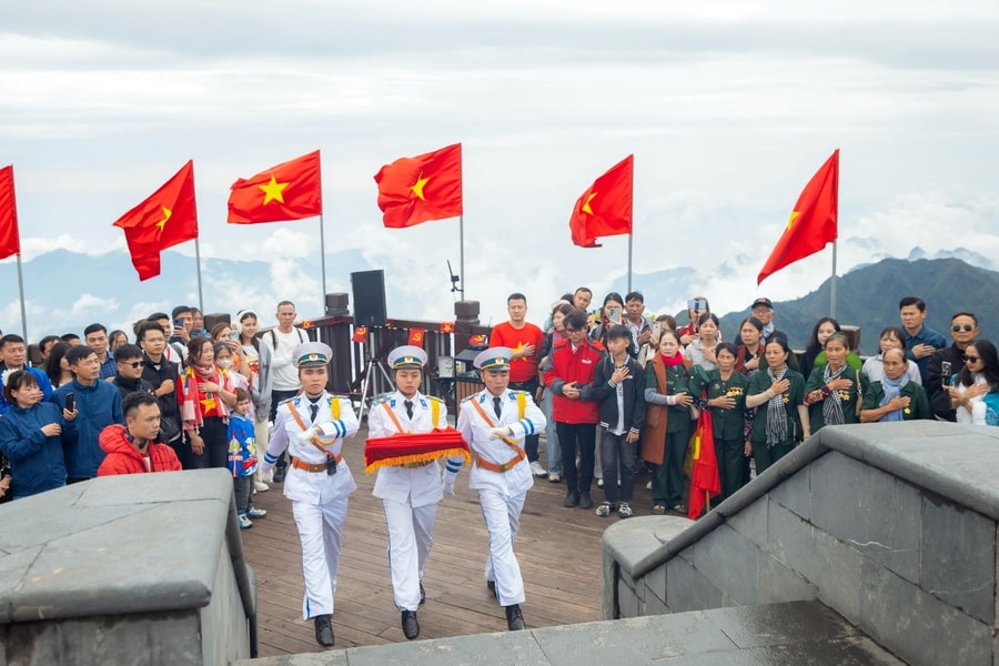 Fansipan: Trải nghiệm Hội xuân Mở Cổng trời và sắc màu Tây Bắc dịp Tết 2026
