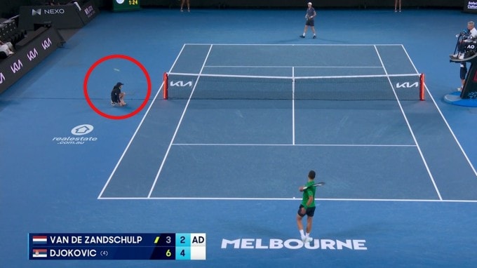 Novak Djokovic suýt bị truất quyền thi đấu tại Australia Mở rộng 2026 vì đánh bóng nguy hiểm