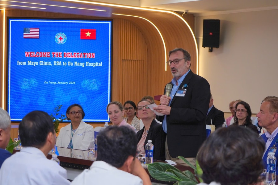 Đoàn chuyên gia Mayo Clinic thăm và làm việc tại Bệnh viện Đà Nẵng