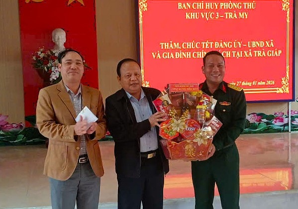 Thăm, tặng quà các đối tượng chính sách Tết Bính Ngọ 2026