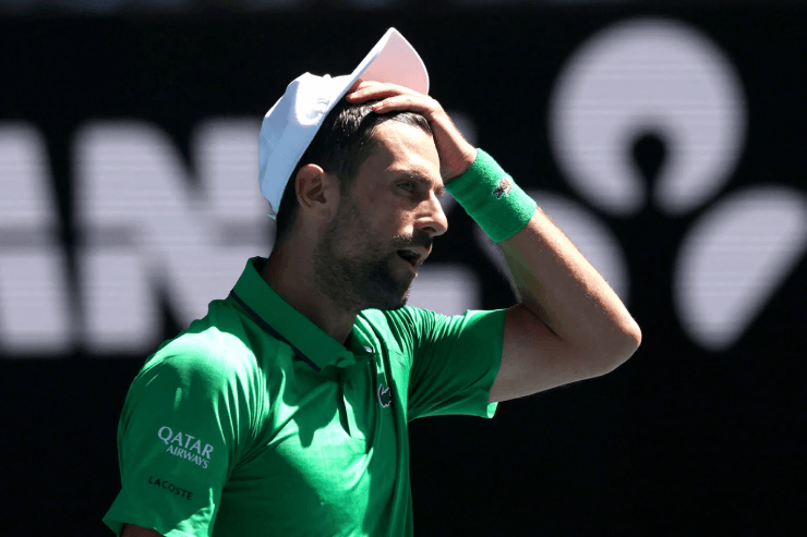 Novak Djokovic vào bán kết Australian Open 2026 sau hai lần thoát hiểm khó tin