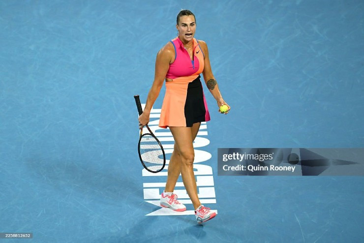 Aryna Sabalenka vào chung kết Australian Open sau 77 phút áp đảo Svitolina