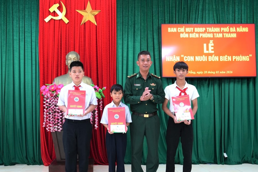 Đồn Biên phòng Tam Thanh nhận con nuôi đồn biên phòng