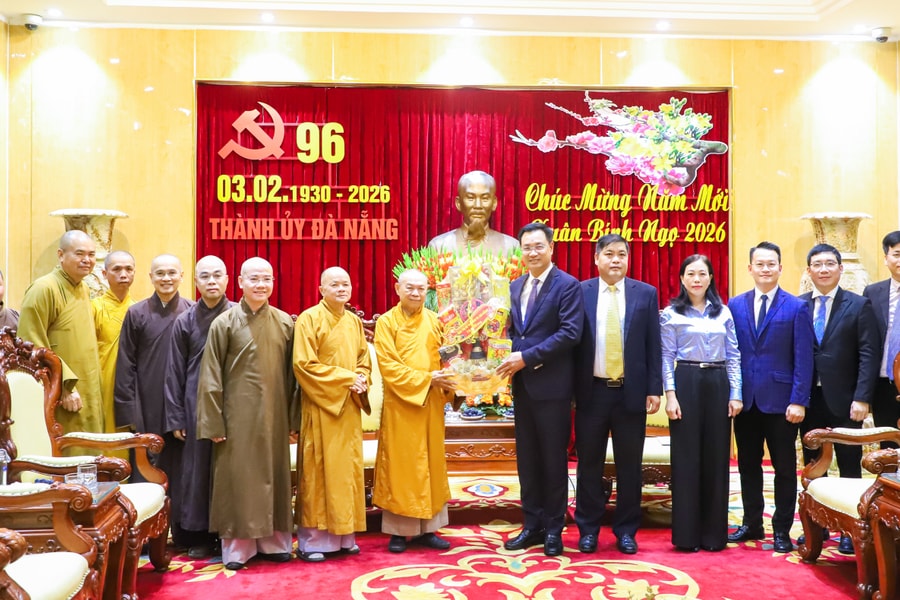 Bí thư Thành ủy Lê Ngọc Quang tiếp Ban Trị sự Giáo hội Phật giáo Việt Nam thành phố Đà Nẵng thăm, chúc Tết thành phố