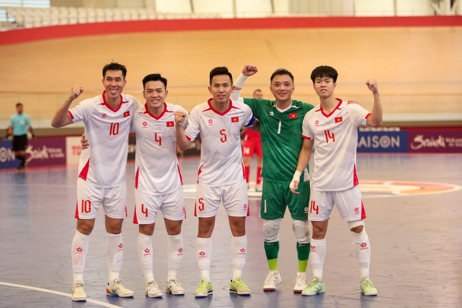 Futsal Việt Nam tranh ngôi đầu bảng với Thái Lan