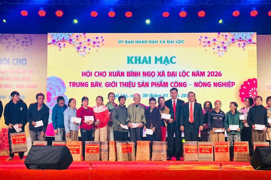 Hội chợ Xuân Bính Ngọ xã Đại Lộc quy tụ 49 gian hàng