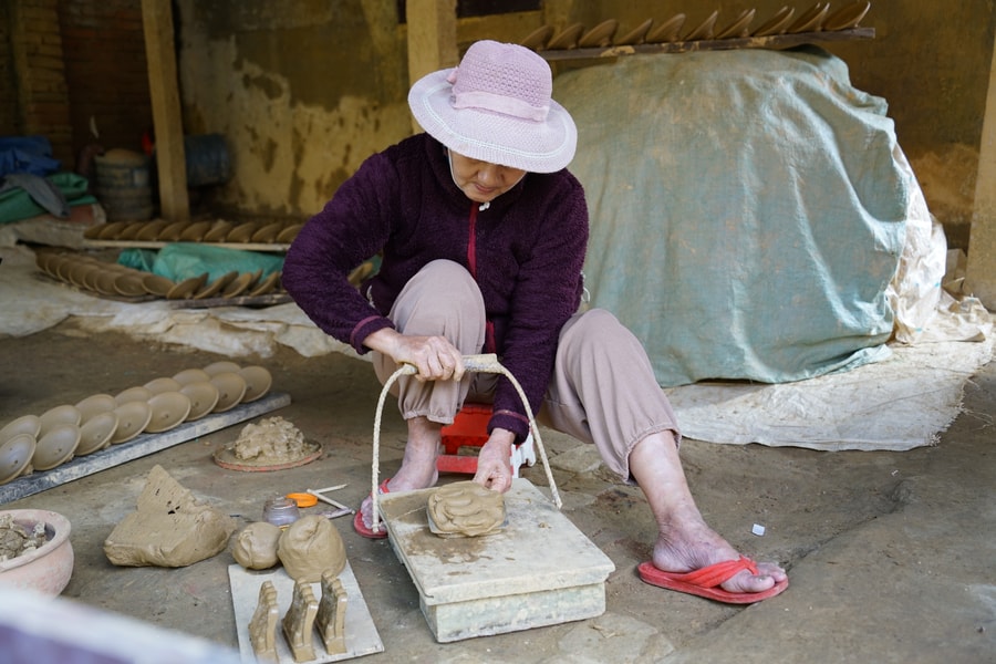 Giữ lửa nghề nặn tượng ông Táo