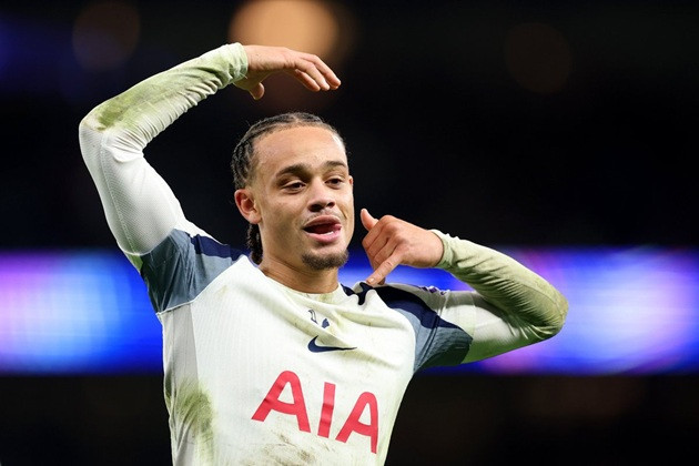 Xavi Simons tỏa sáng rực rỡ trước Man City: Chiến binh lạc lõng tại Tottenham