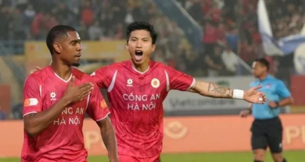 Đoàn Văn Hậu tái xuất tại V.League: Kiến tạo đẳng cấp và lời khẳng định sau 2 năm vắng bóng