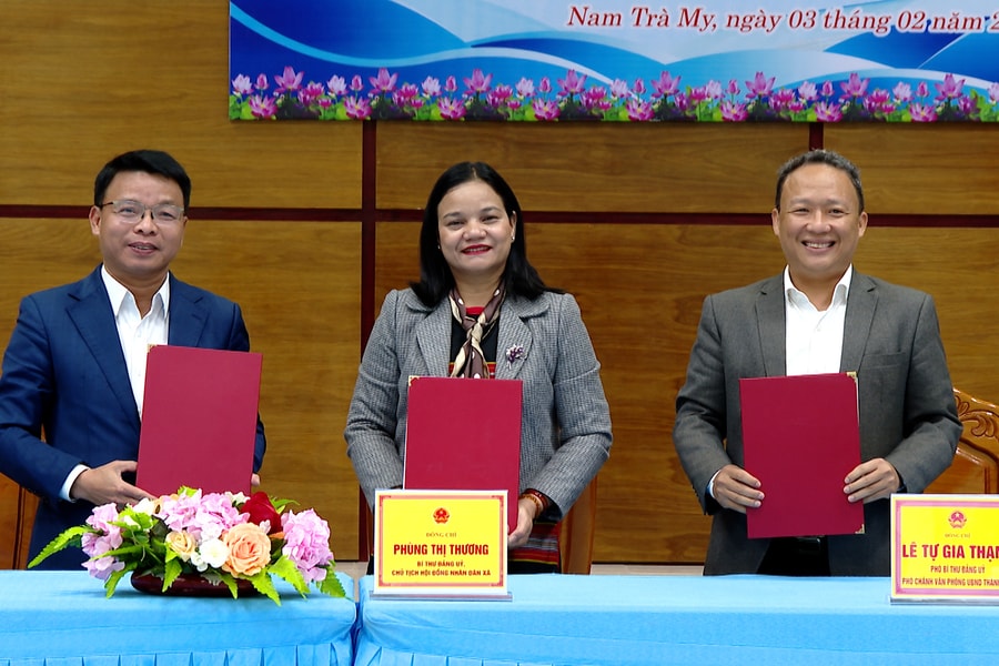 Văn phòng UBND thành phố Đà Nẵng và Ban quản lý Các dự án đầu tư cơ sở hạ tầng ưu tiên kết nghĩa với xã Nam Trà My