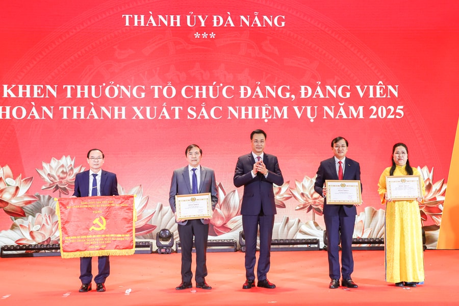 Bí thư Thành ủy Lê Ngọc Quang: Đề cao tinh thần nêu gương, liêm chính, trách nhiệm, tận tụy phục vụ nhân dân