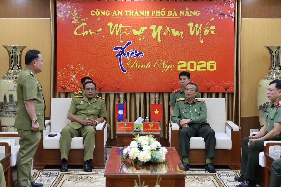Công an tỉnh Sê Kông (Lào) chúc Tết Công an thành phố Đà Nẵng