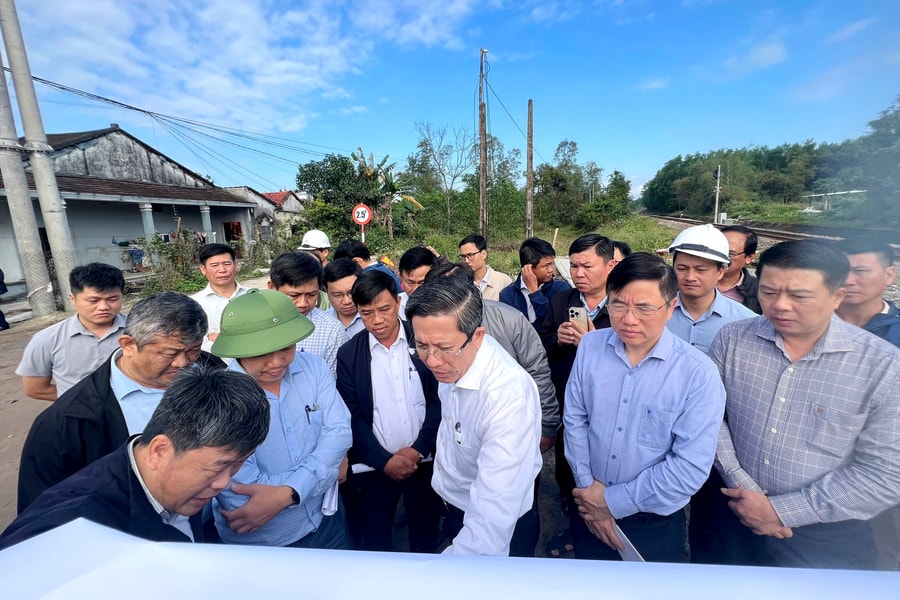 Đà Nẵng đảm bảo thông xe 2 chiều qua đường gom cầu vượt đường sắt trên quốc lộ 14E