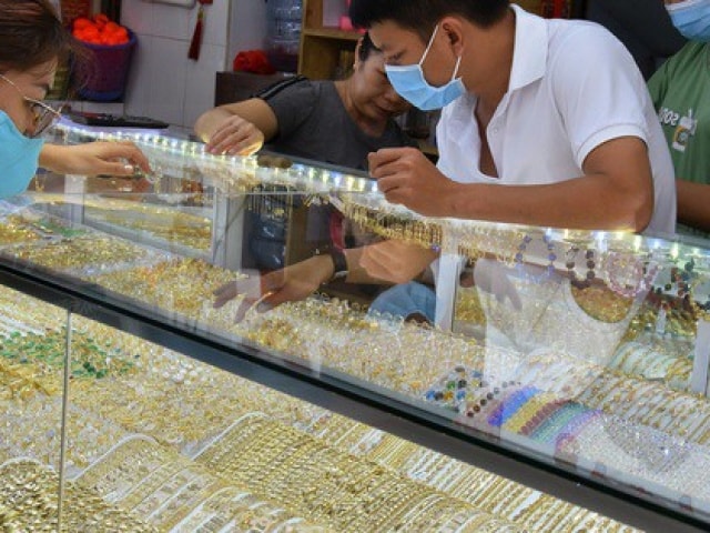 Cập nhật 08:30 sáng 04/02/2026: Giá vàng tăng 3.7–4.7 triệu đồng, riêng BTMC SJC đi ngang