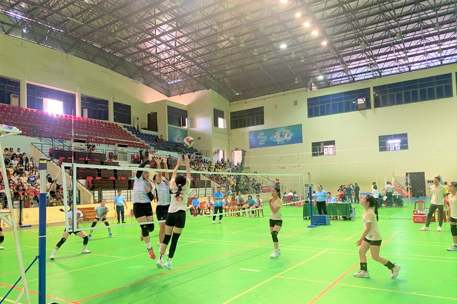 Khởi tranh vòng chung kết Giải bóng chuyền học sinh thành phố Đà Nẵng
