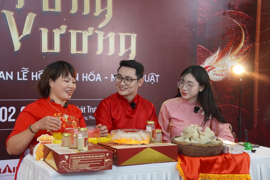 Rộn ràng Hội xuân Trưng Vương 2026