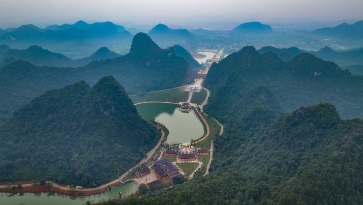 Thung Ui Ninh Bình: Tọa độ du lịch mới tựa phim trường cổ trang gần chùa Bái Đính
