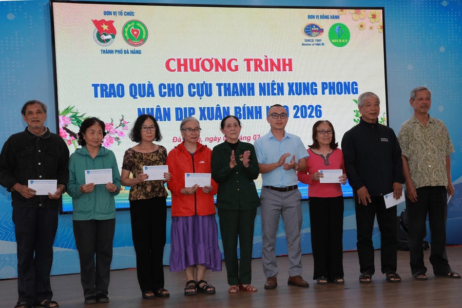 Trao 40 suất quà Tết cho cựu Thanh niên xung phong nhân dịp Xuân Bính Ngọ 2026