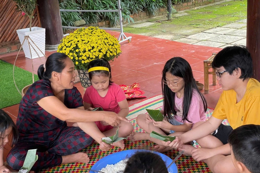 Tết về bên nhau