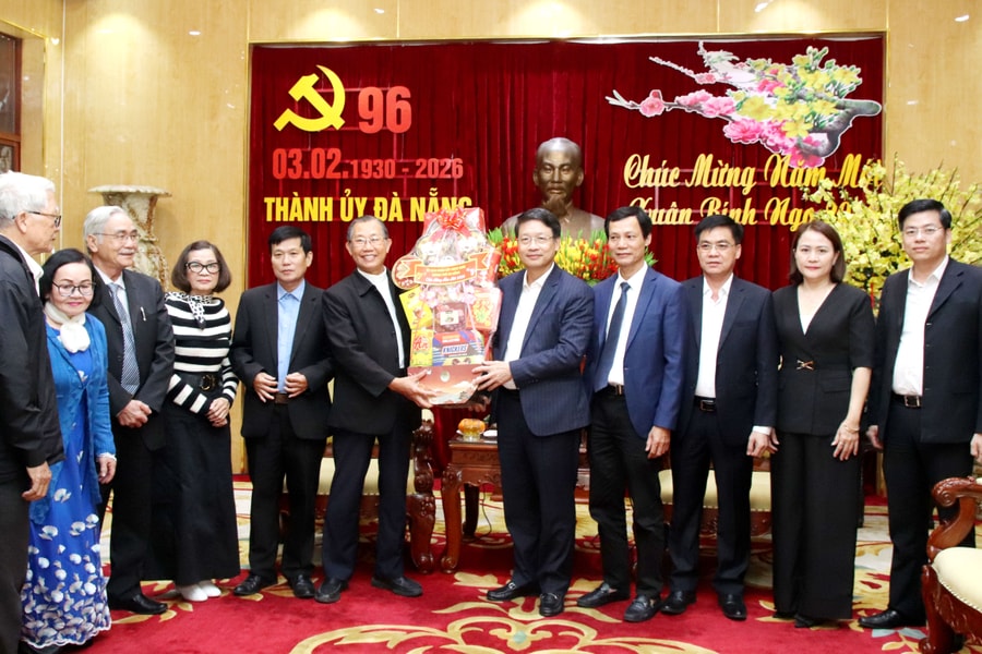 Ủy ban Đoàn kết Công giáo thành phố Đà Nẵng thăm, chúc Tết Thành ủy