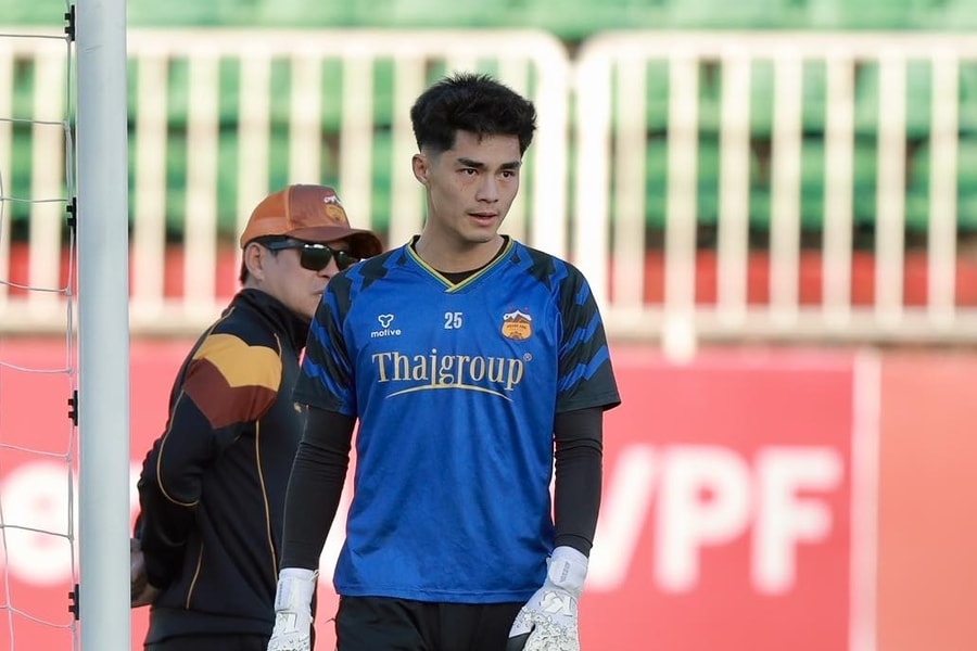 Thủ môn 1m92 Trần Trung Kiên được khuyên xuất ngoại: Lợi thế vượt trội Đặng Văn Lâm