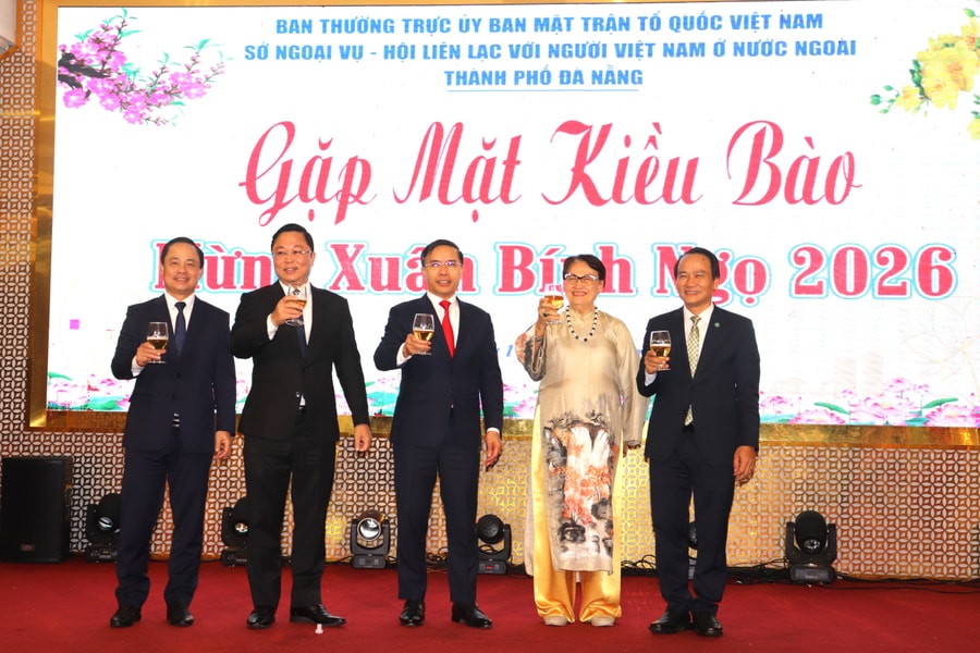 Đà Nẵng gặp mặt 200 kiều bào về thăm, đón Tết Bính Ngọ 2026
